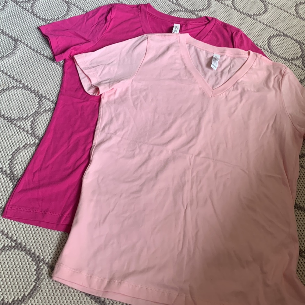 🌻3/$25 basic v-neck bundle - Picture 2 of 4
